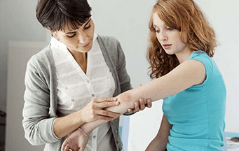 Esame da parte di un medico